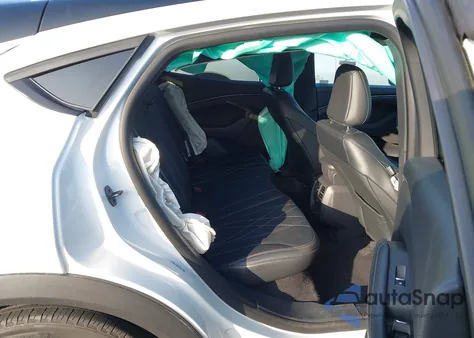 2023 Ford Mustang Mach-E Select z USA, uszkodzony, nr VIN 3FMTK1R40PMA77411